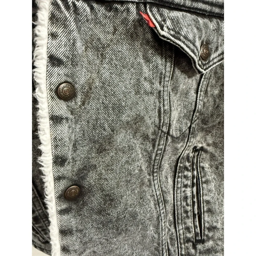 Vintage 80's Levi's Acid Wash Sherpa‎ Lined Denim Trucker Jacket Size Large USA
